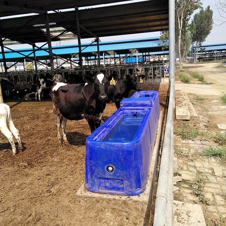 Tanque de água para gado em polietileno resistente a impactos de alta resistência, azul, para padrões, 400*67*68cm/13.1*2.2*2.2