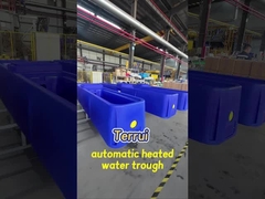 Tanque de água azul para gado com controlo automático